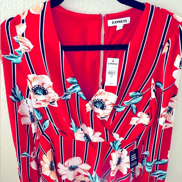 Express Floral Dress - Picture 3 of 4